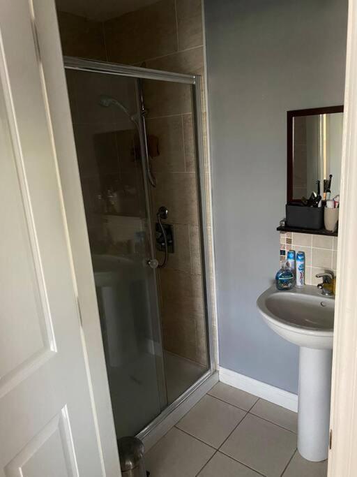 Villa Cheerful 4-Bed Townhouse In Centre Of Newcastle Newcastle  Exterior foto
